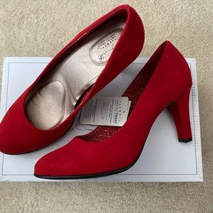 Red Pumps